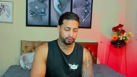 Snapshot of bastian_jones1 chatting on January 17, 6:26 am bastian_jones1 online show from January 17, 6:26 am
