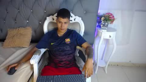 Snapshot of bastian_jonnes chatting on October 3, 12:21 pm Bastian online show from October 3, 12:21 pm