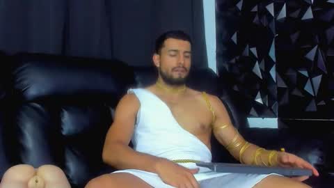 Snapshot of bastian_ruiz chatting on February 20, 12:30 am bastian online show from February 20, 12:30 am