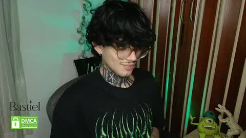 Snapshot of bastiel_ chatting on October 1, 1:53 am Bastiel online show from October 1, 1:53 am