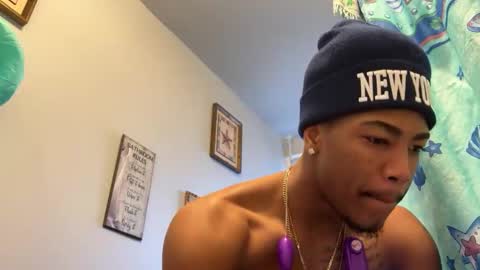 Snapshot of bb_colin chatting on March 10, 2:26 pm bb_colin online show from March 10, 2:26 pm