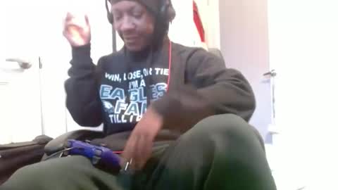 Snapshot of bbc_elrey chatting on February 9, 7:19 pm Racks online show from February 9, 7:19 pm