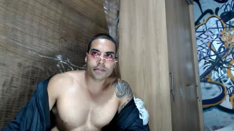 Snapshot of bbc_monster1 chatting on October 14, 10:28 pm Justin online show from October 14, 10:28 pm
