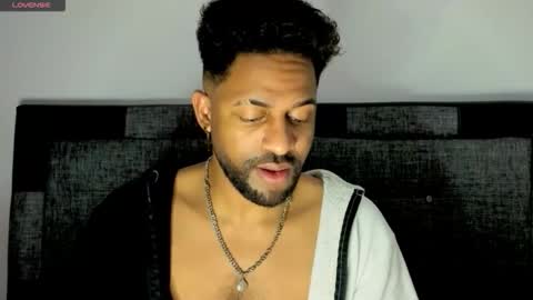 Snapshot of bbcblackhot33 chatting on November 1, 4:27 am john online show from November 1, 4:27 am