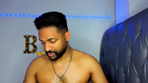 john online show from April 25, 3:09 am