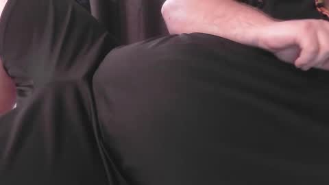 Snapshot of bear_man_oi chatting on December 11, 9:44 pm bear_man_oi online show from December 11, 9:44 pm