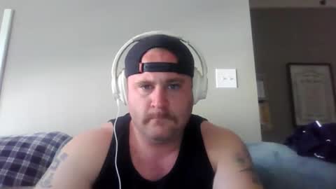 bearded4urpleasure online show from April 14, 9:25 pm