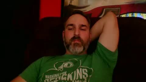 Snapshot of beardedambition chatting on October 4, 2:49 am beardedambition online show from October 4, 2:49 am