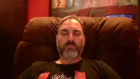 Snapshot of beardedambition chatting on October 16, 11:57 pm beardedambition online show from October 16, 11:57 pm