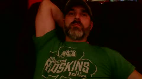 Snapshot of beardedambition chatting on October 7, 10:03 pm beardedambition online show from October 7, 10:03 pm