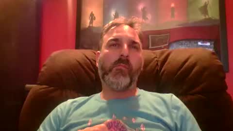 Snapshot of beardedambition chatting on October 3, 12:59 am beardedambition online show from October 3, 12:59 am