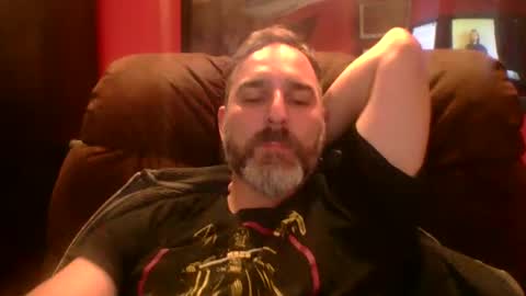 Snapshot of beardedambition chatting on October 8, 10:36 pm beardedambition online show from October 8, 10:36 pm