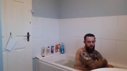 Snapshot of beardedtattedguy chatting on September 18, 5:26 pm beardedtattedguy online show from September 18, 5:26 pm