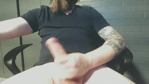 Snapshot of beardgame227 chatting on February 14, 6:23 am Beardgame227 online show from February 14, 6:23 am