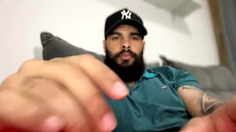Snapshot of beardmax chatting on October 11, 5:33 am Min online show from October 11, 5:33 am