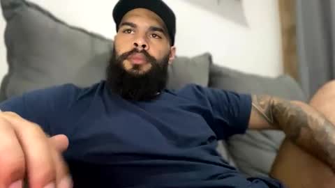 Snapshot of beardmax chatting on October 8, 6:18 am Min online show from October 8, 6:18 am