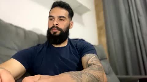 Snapshot of beardmax chatting on October 4, 4:39 am Min online show from October 4, 4:39 am