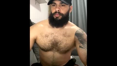 Snapshot of beardmax chatting on October 15, 6:32 am Min online show from October 15, 6:32 am