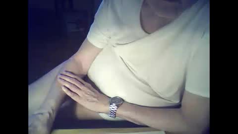 Snapshot of bekklove1 chatting on February 6, 9:11 am bekklove1 online show from February 6, 9:11 am