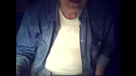 Snapshot of bekklove1 chatting on January 9, 1:29 am bekklove1 online show from January 9, 1:29 am