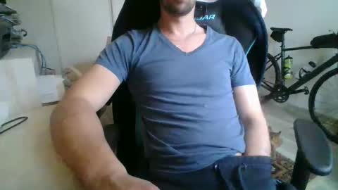 Snapshot of bel7ebite chatting on December 31, 3:09 pm bel7ebite online show from December 31, 3:09 pm