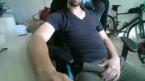 Snapshot of bel7ebite chatting on December 28, 9:52 am bel7ebite online show from December 28, 9:52 am
