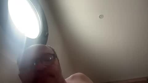 ben64600 online show from February 6, 9:39 am