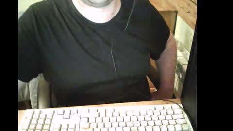 Snapshot of bender_35 chatting on March 3, 12:23 am bender_35 online show from March 3, 12:23 am