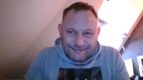 Snapshot of benizio_ chatting on December 2, 11:10 am benizio online show from December 2, 11:10 am