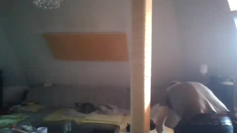 Snapshot of benizio_ chatting on December 8, 1:36 pm benizio online show from December 8, 1:36 pm