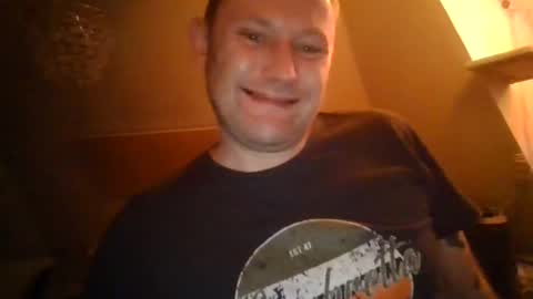 Snapshot of benizio_ chatting on December 20, 3:14 am benizio online show from December 20, 3:14 am