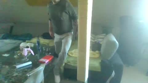 Snapshot of benizio_ chatting on February 19, 12:33 pm benizio online show from February 19, 12:33 pm