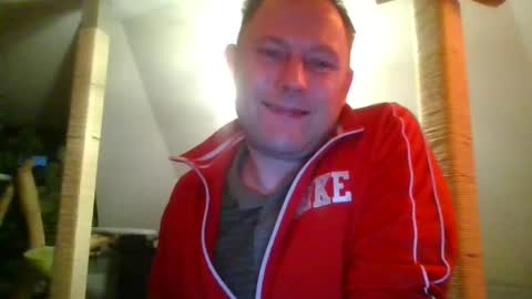 Snapshot of benizio_ chatting on December 26, 4:04 pm benizio online show from December 26, 4:04 pm