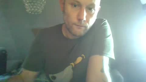 Snapshot of benizio_ chatting on January 19, 8:29 am benizio online show from January 19, 8:29 am