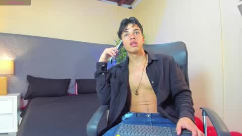 Snapshot of benjamin_more chatting on February 15, 10:54 pm BENJAMIN online show from February 15, 10:54 pm