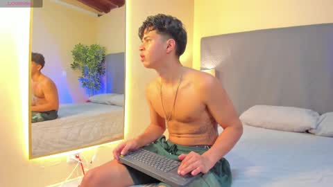 Snapshot of benjamin_more chatting on February 20, 1:25 am BENJAMIN online show from February 20, 1:25 am
