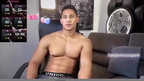 Snapshot of benjamincooperk1 chatting on October 24, 2:08 pm benjamincooperk online show from October 24, 2:08 pm