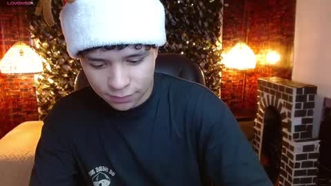 BENJAMIN online show from December 10, 7:32 pm