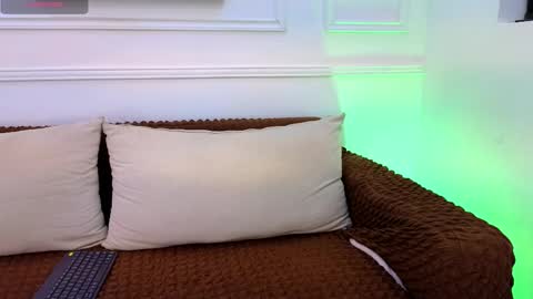 bennett_alejoo online show from May 14, 7:34 pm