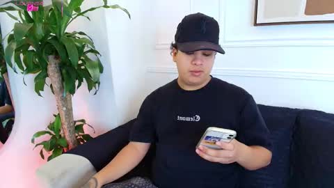 Snapshot of bennett_alejoo chatting on October 1, 6:01 pm bennett_alejoo online show from October 1, 6:01 pm