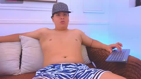 bennett_alejoo online show from June 6, 7:09 pm