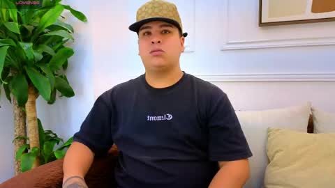 bennett_alejoo online show from May 6, 7:25 pm