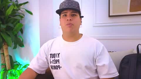 bennett_alejoo online show from May 11, 6:38 pm