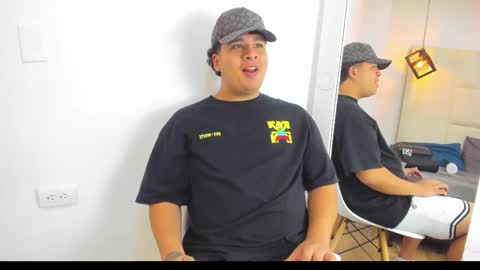 Snapshot of bennett_alejoo chatting on September 10, 7:34 pm bennett_alejoo online show from September 10, 7:34 pm