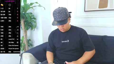 Snapshot of bennett_alejoo chatting on October 10, 7:29 pm bennett_alejoo online show from October 10, 7:29 pm