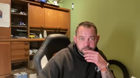 benochau online show from April 2, 3:48 am