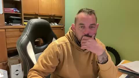 benochau online show from April 23, 4:39 am