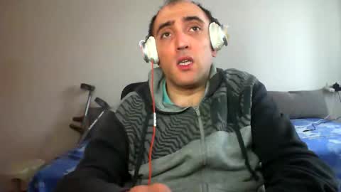 bentish online show from March 25, 2:54 pm