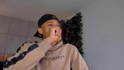 bento_fox online show from March 12, 4:09 am