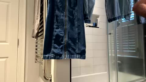 Snapshot of benz10001 chatting on November 2, 2:32 pm benz10001 online show from November 2, 2:32 pm